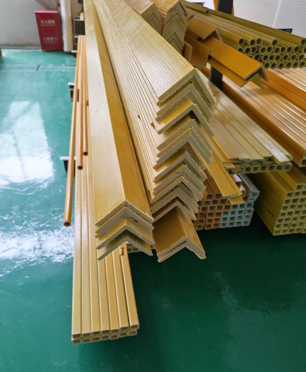 Pultruded FRP fiberglass equal-leg angle profiles